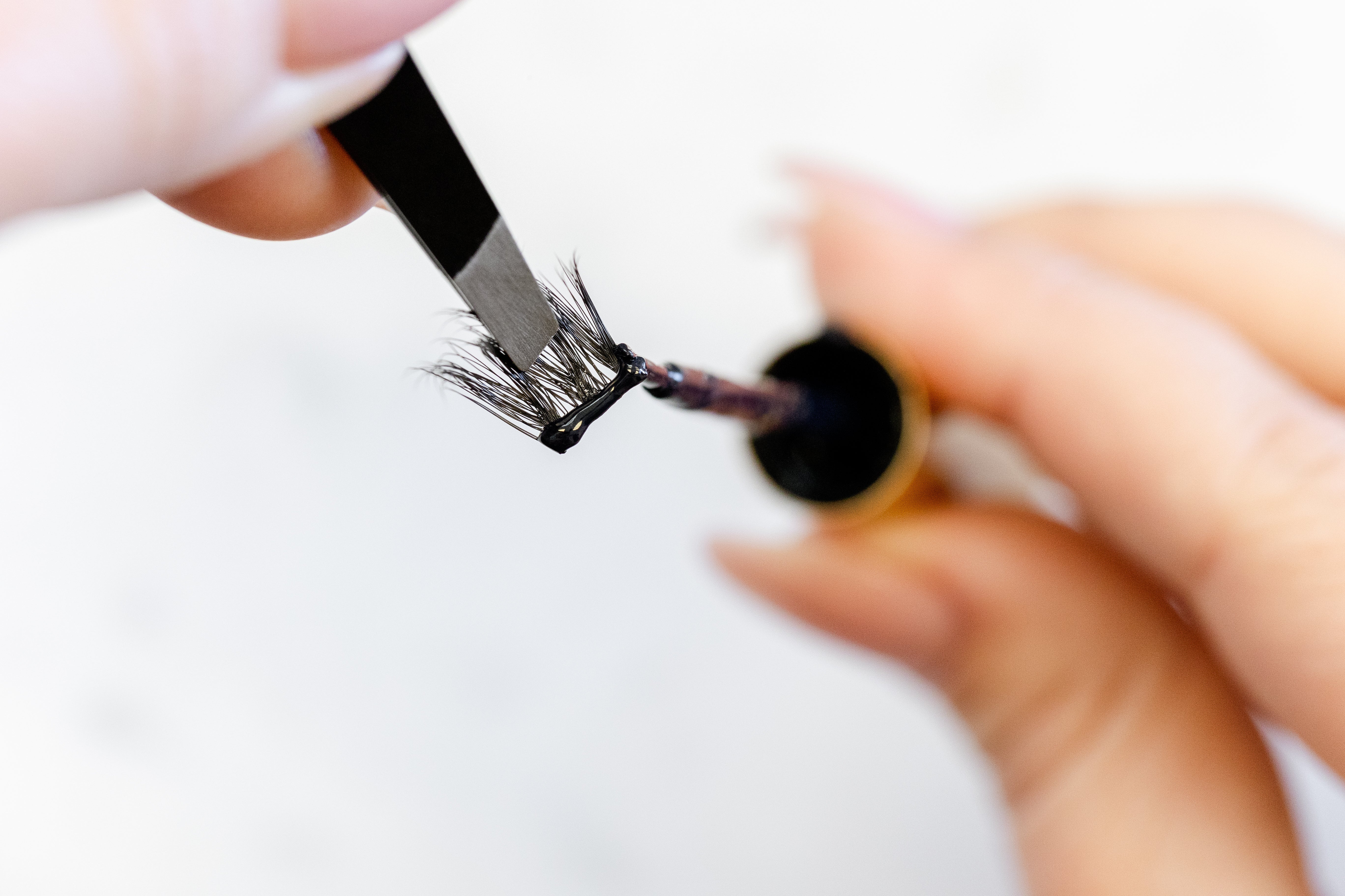 Why are the corners of my lashes lifting?
